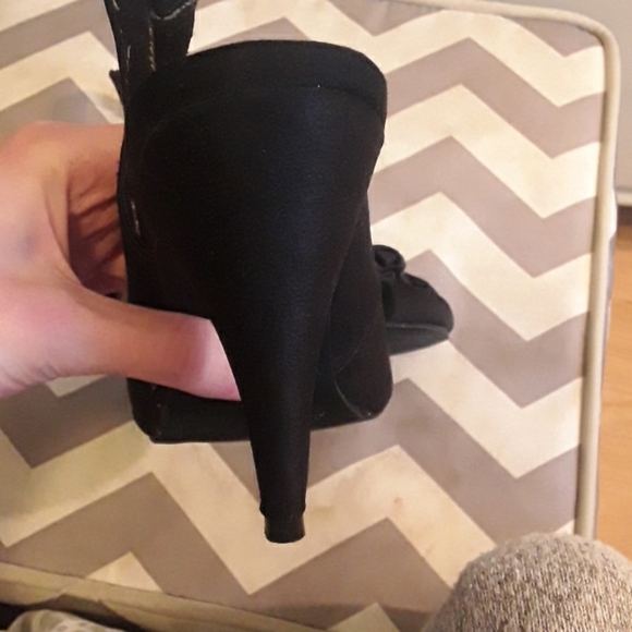 Retro style black rounded toe bow sling backs - Picture 4 of 6